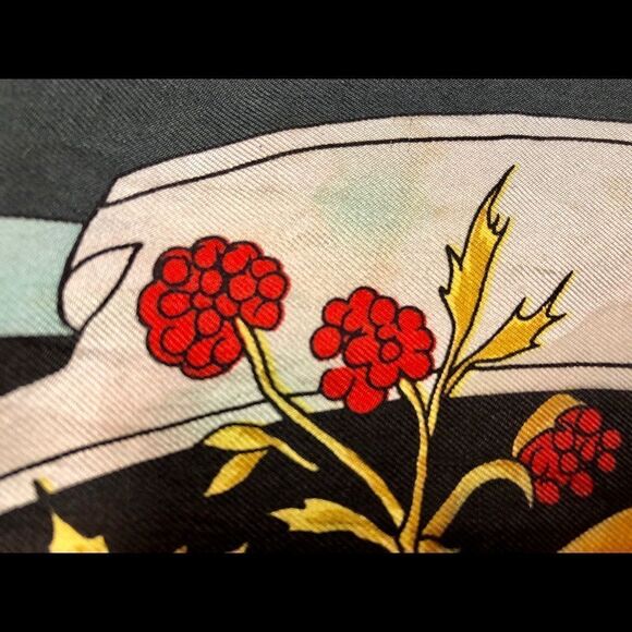 Beautiful silk scarf June Britchfield - Picture 4 of 4